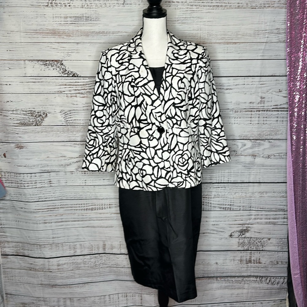 Suit Studio Size 14 Black & White Dress and Blazer Combo